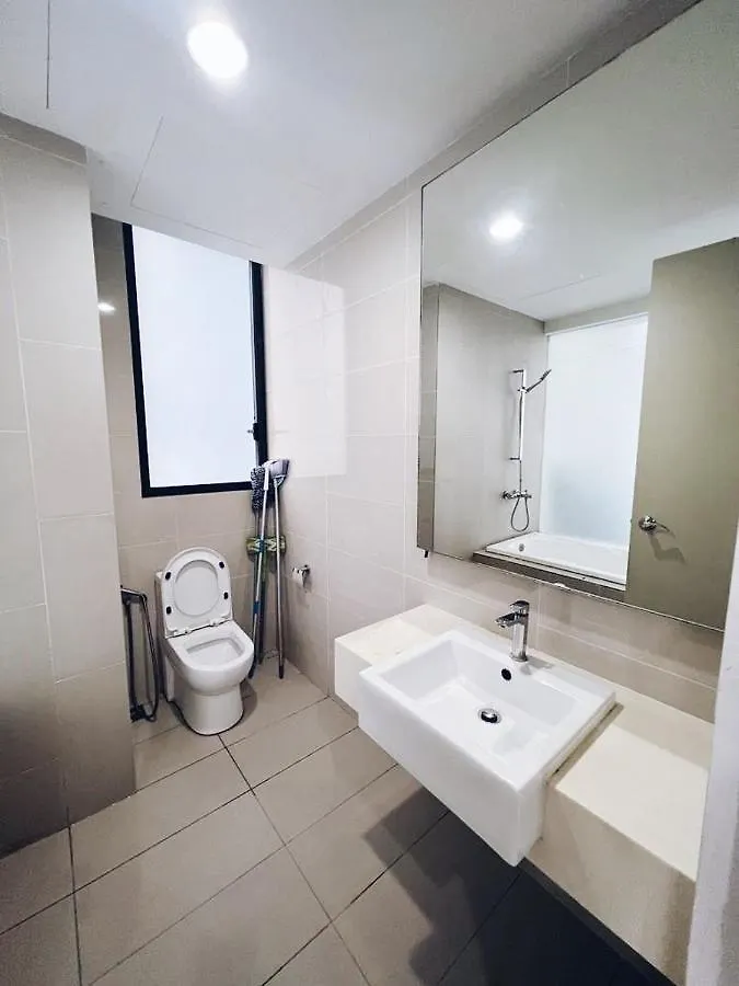 Connected Train 3 Bedrooms - Above Klgateway Mall 14 Kuala Lumpur 0*,  Malaysia