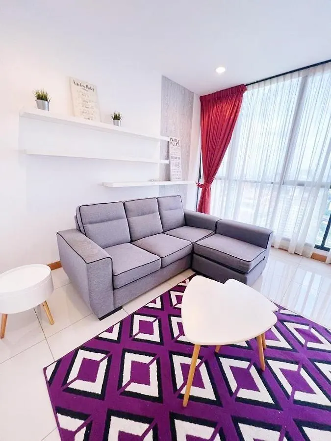 Connected Train 3 Bedrooms - Above Klgateway Mall 14 Kuala Lumpur Apartment