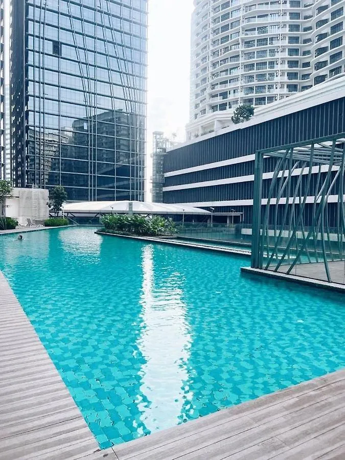 Apartment Connected Train 3 Bedrooms - Above Klgateway Mall 14 Kuala Lumpur