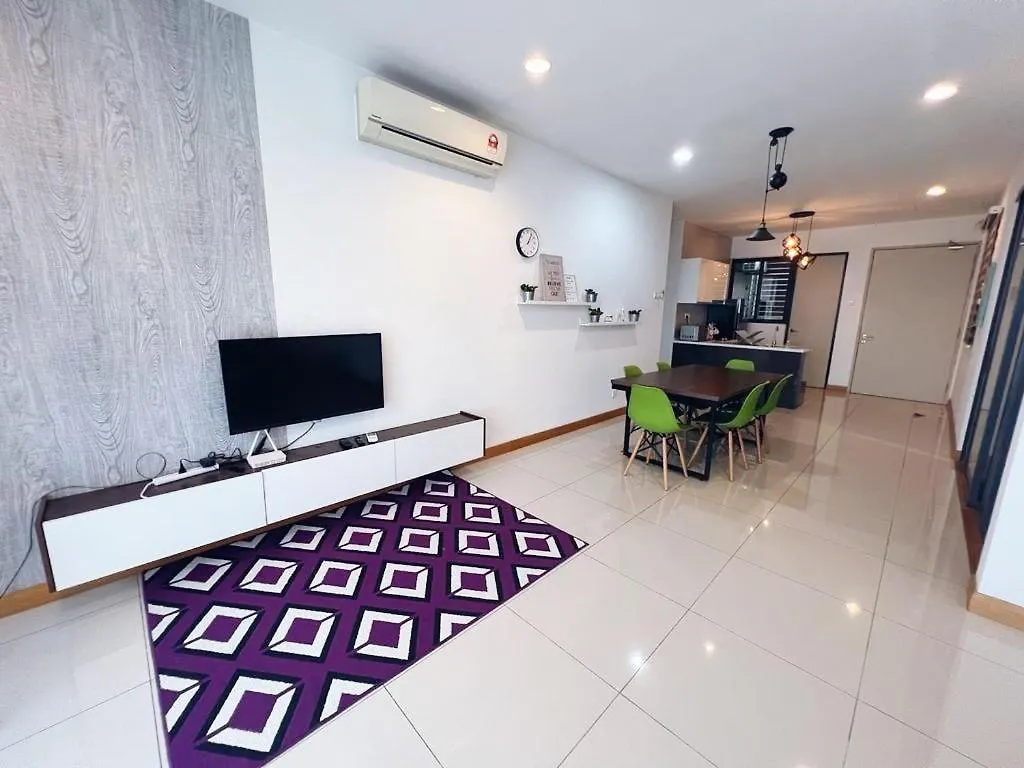 Apartment Connected Train 3 Bedrooms - Above Klgateway Mall 14 Kuala Lumpur